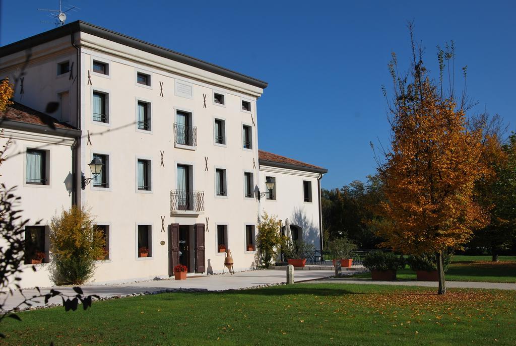 Hotel Villa Dei Carpini โอแดร์โซ ภายนอก รูปภาพ