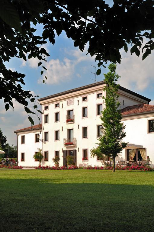 Hotel Villa Dei Carpini โอแดร์โซ ภายนอก รูปภาพ