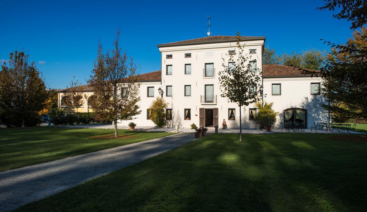 Hotel Villa Dei Carpini โอแดร์โซ ภายนอก รูปภาพ